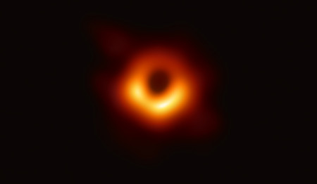 M87* por el Event Horizon Telescope